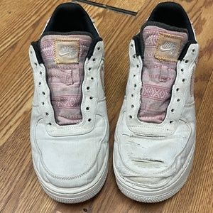 Nikes size 11